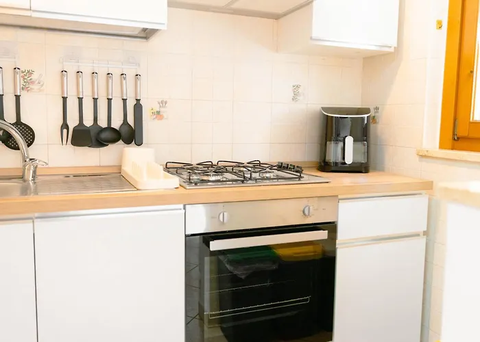 Дом отдыха Levante Eight Sea View Apartment *