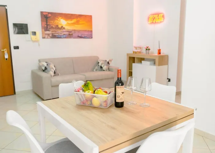 Levante Eight Sea View Apartment Holiday home *