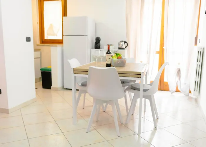 Дом отдыха Levante Eight Sea View Apartment