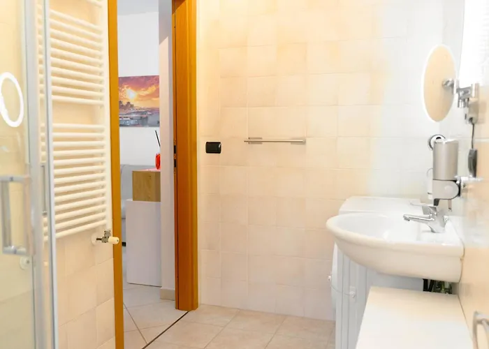 Levante Eight Vista Mare * باري